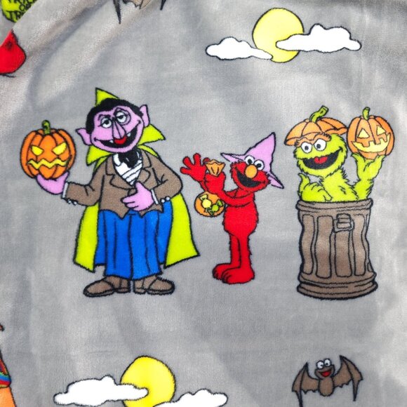 Sesame Street Halloween Decorative Throw Blanket 60" X 70" Bert Elmo Cookie Mons - Picture 5 of 13